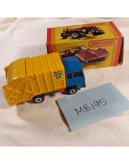 Matchbox Superfast #36 - Refuse Truck - Lesney England 1979 - NOS - Mint in Box