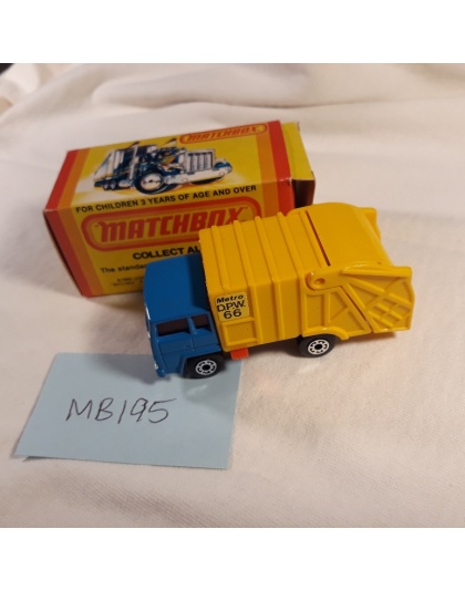Matchbox Superfast #36 - Refuse Truck - Lesney England 1979 - NOS - Mint in Box