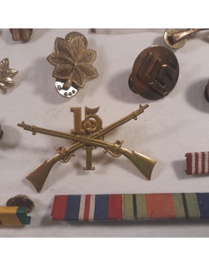 Lot of 16 US war items - (WWI, plus)