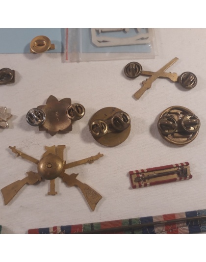 Lot of 16 US war items - (WWI, plus)