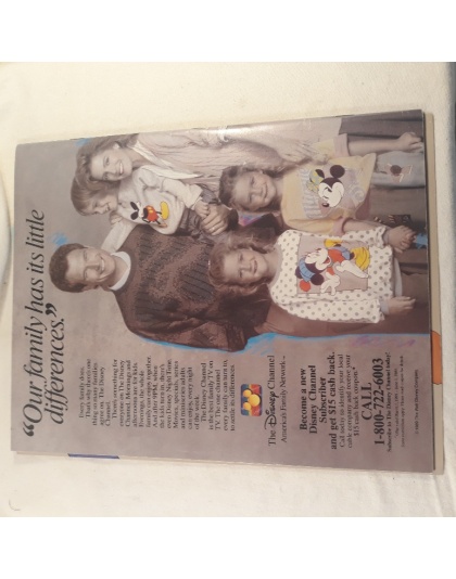 Lot of 2 - Vintage 1971 Walt Disney World Pictorial Souvenir Book of Walt Disney World &amp; DISNEY 1989 mag, Gene Kelly, Fantasia, Who Framed Roger Rabbit?, Mickey Mouse